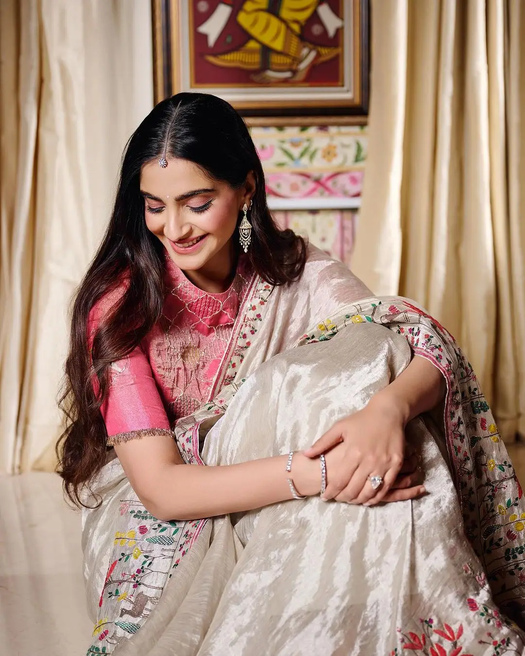 BOLLYWOOD ACTRESS SONAM KAPOOR IN PINK SAREE BLOUSE 5